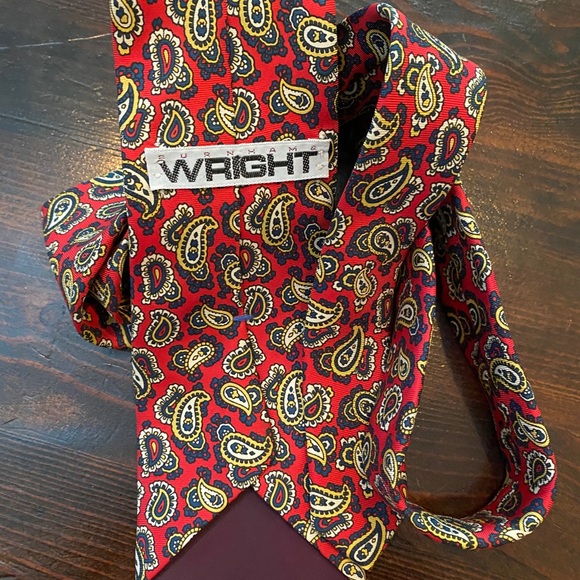 Gorgeous elegant Tie - Picture 4 of 4